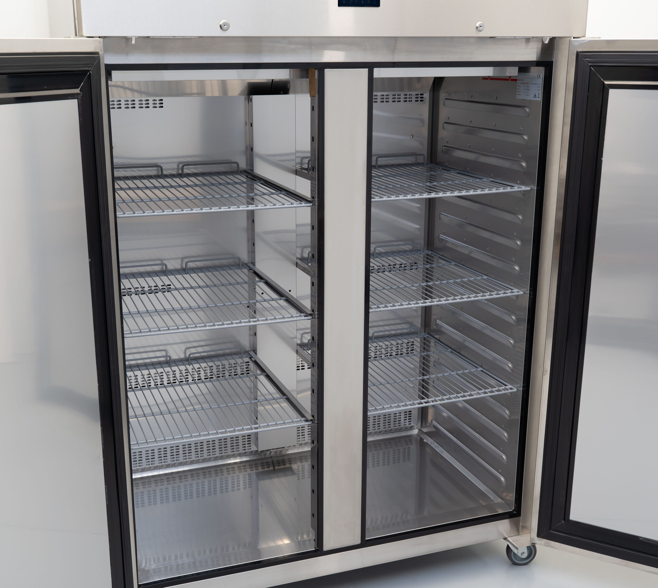 HCB-Kühlschrank – 2 Türen – 1195 Liter – energieeffizient – Edelstahl – 230 V